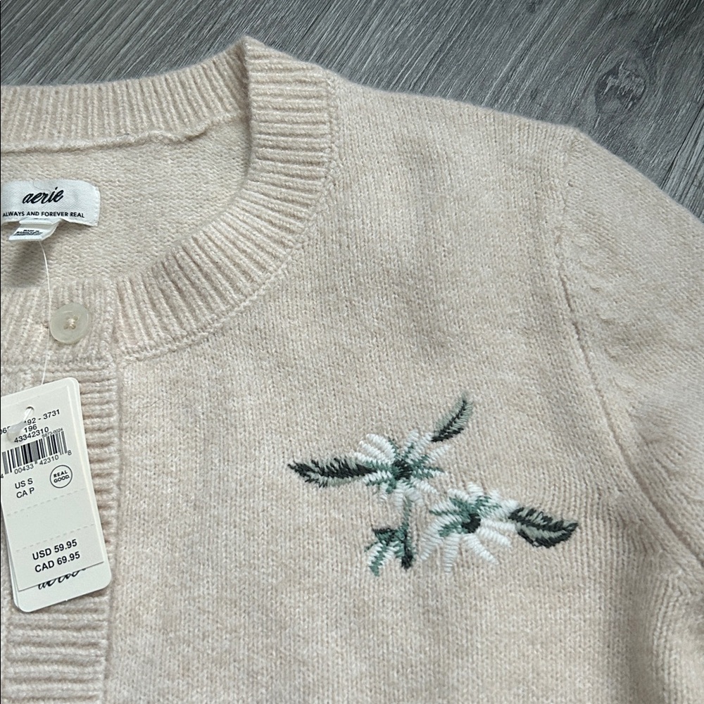 NWT Aerie Softest Classic Cardigan Floral Embroidered - Picture 4 of 6
